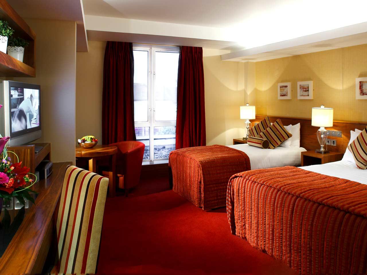 Tullamore Court Hotel ภายนอก รูปภาพ