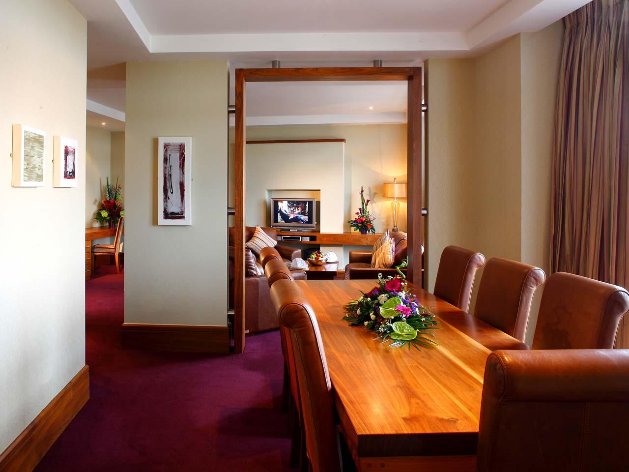 Tullamore Court Hotel ภายนอก รูปภาพ