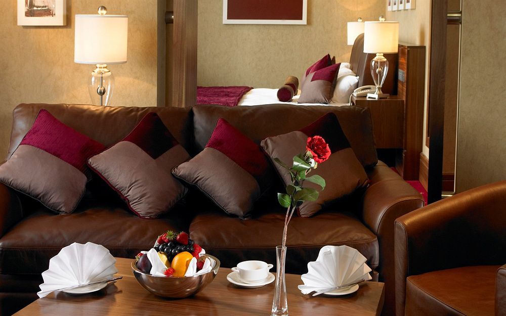 Tullamore Court Hotel ภายนอก รูปภาพ
