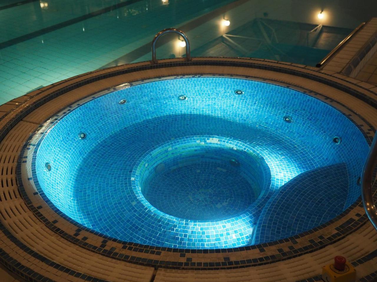 Tullamore Court Hotel ภายนอก รูปภาพ